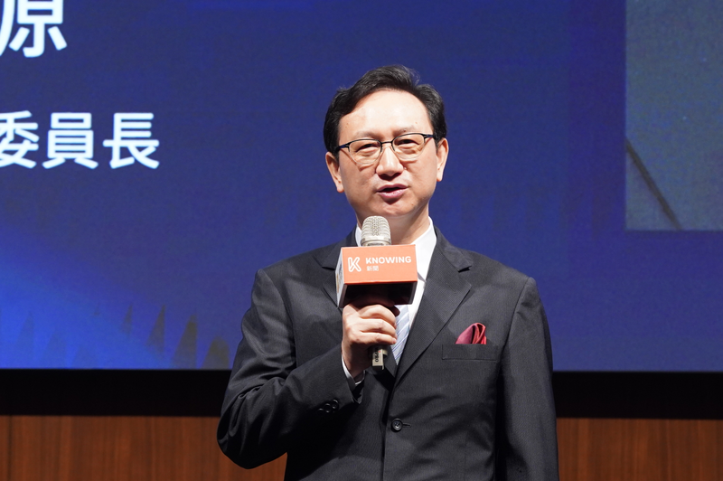 《WHATs NEXT》僑務委員會委員長童振源：僑委會希望協助台灣建立與全球的鏈結，一起壯大台灣經濟！