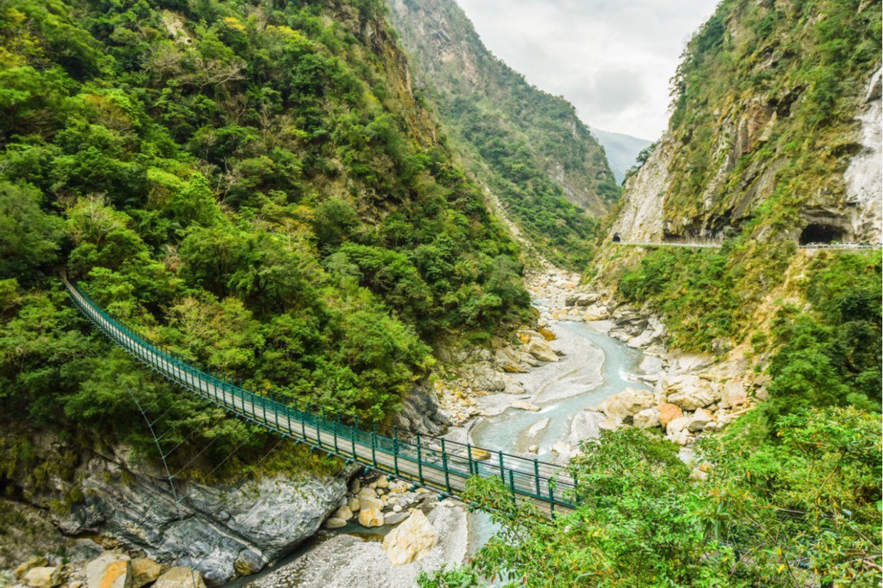 花蓮私房登山步道Top7|親近花蓮的好山好水 征服超美登山步道