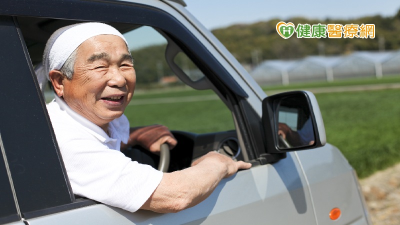 老年人視力退化、腿腳無力 高齡駕駛應留意路上風險