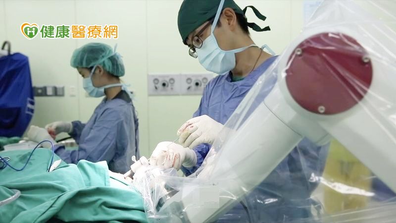 ROSA勵羅莎手術機器人 癲癇手術精準定位新選擇