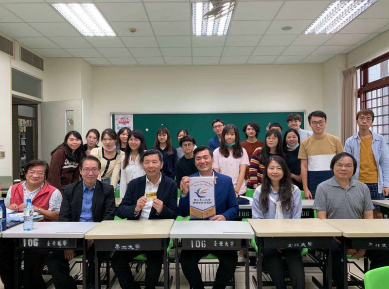 吳阮弘應台北大學邀請 將區塊鏈商業應用觀念導入校園分享成功經驗