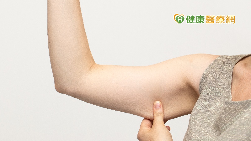 蝴蝶袖難消除? 4個動作跟蝴蝶袖掰掰