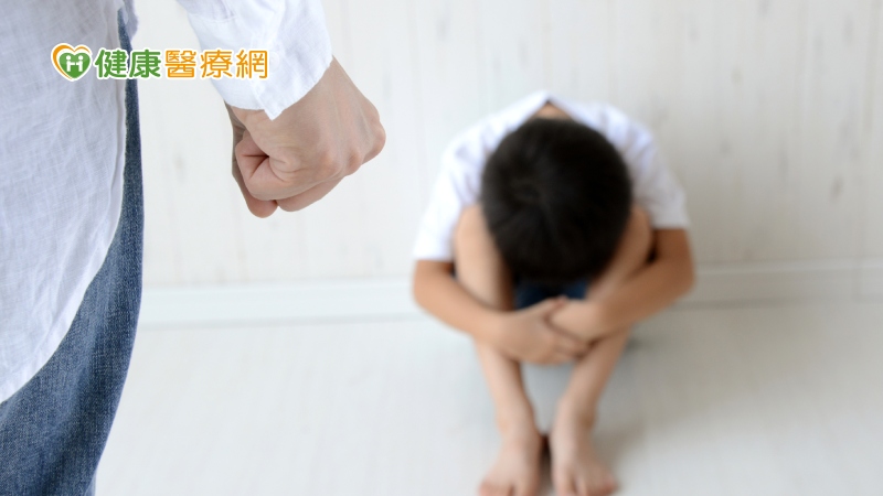 受虐女童惡夢不斷 研究:寄養機構兒少終身精神疾患高達五成