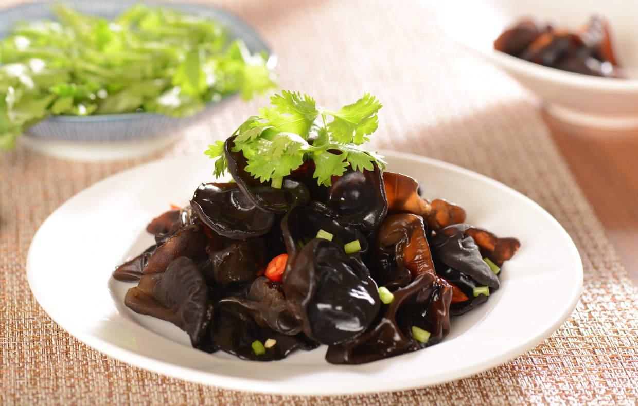 立冬養生吃黑木耳