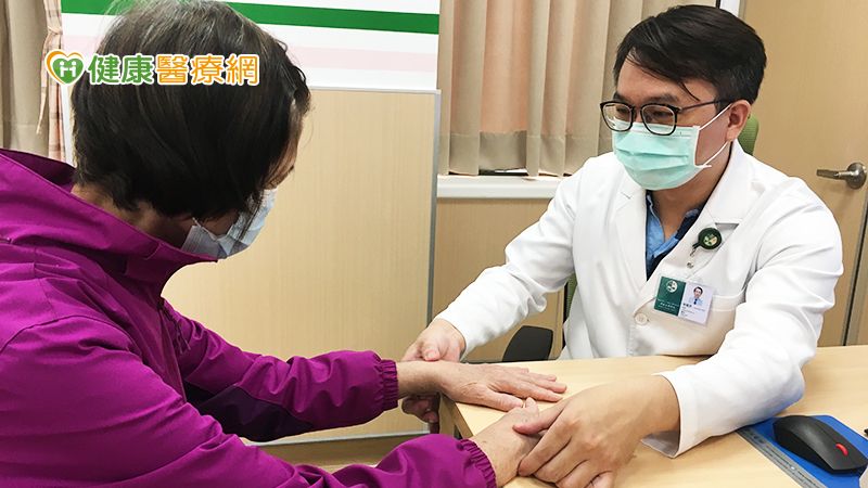 類風濕性關節炎作祟 老婦關節疼痛險失能