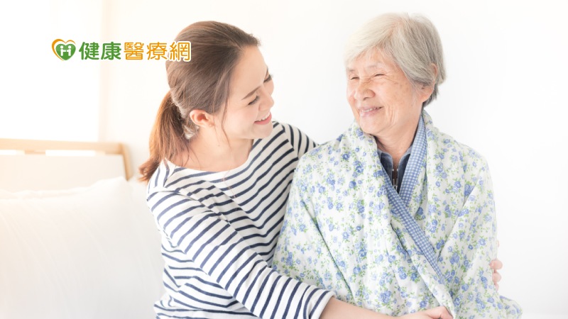 氣溫驟降天氣冷 銀髮族除了保暖還要防跌