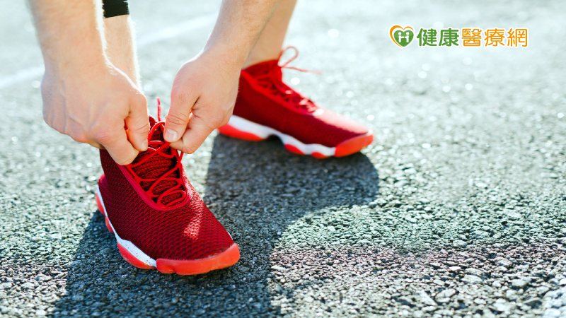 運動一定要穿運動鞋? 保護腳踝關節挑鞋注意這幾點