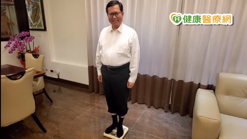 鄭文燦曝體重只有79網不信 健身教練:體脂高很危險