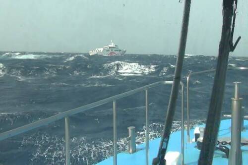 颱風環流影響海象惡劣 客輪故障海巡戒護返港/波新聞