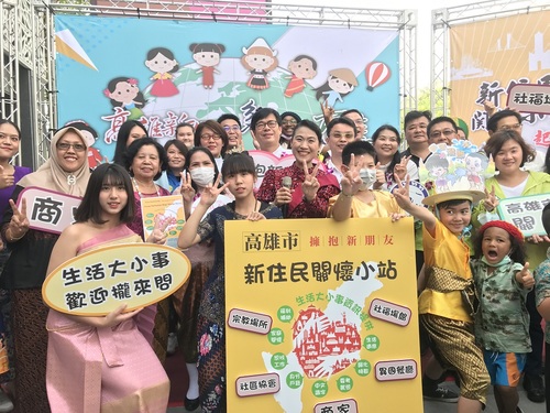 東南亞浴佛祈福迎新年     陳其邁廣邀異業合作加入新住民關懷小站／波新聞