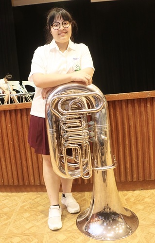 新興高中音樂班創佳績 曾鈺威克服先天障礙 傳達低音銅管美妙的樂音/波新聞