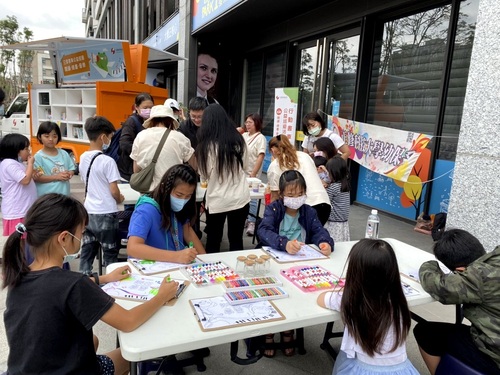 三發台南行動書車 攜手正修啟動孩童夢想/波新聞