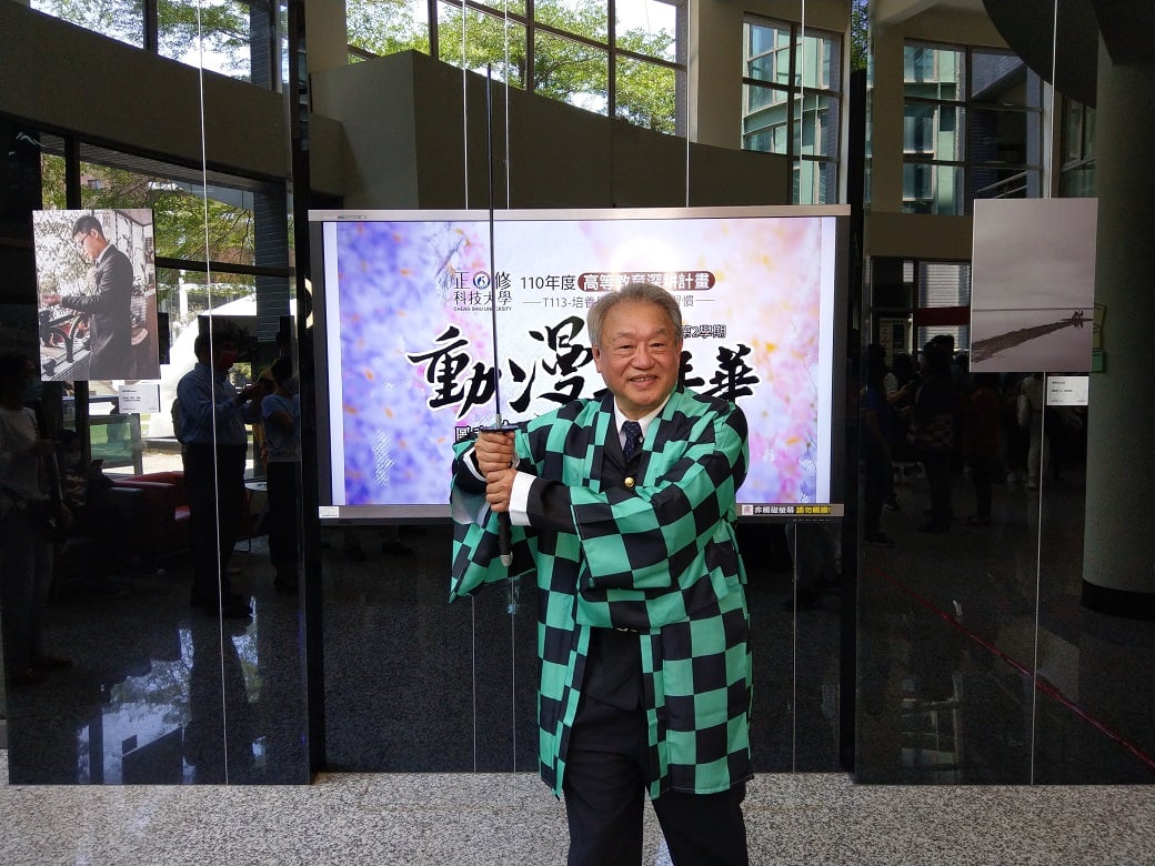 可能是 1 人和站立的圖像