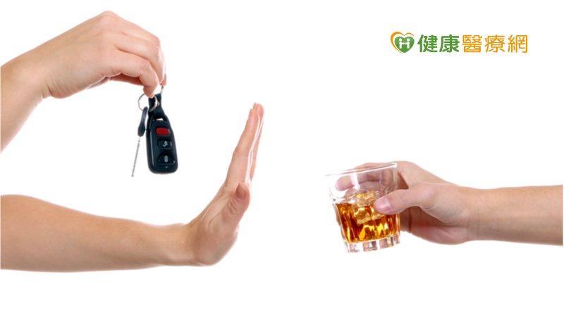 聚餐應酬如何拒絕勸酒? 5大話術趕緊學起來