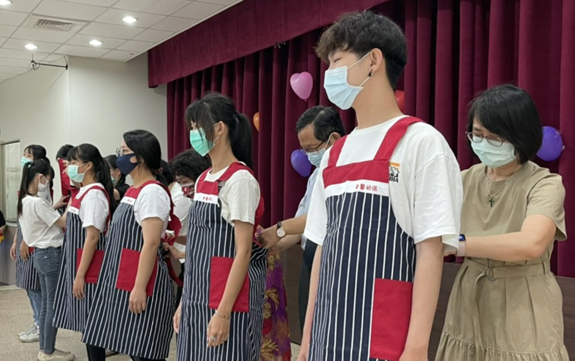 中華醫大幼保系80位學生穿上保育服　展開實務學習之旅／波新聞