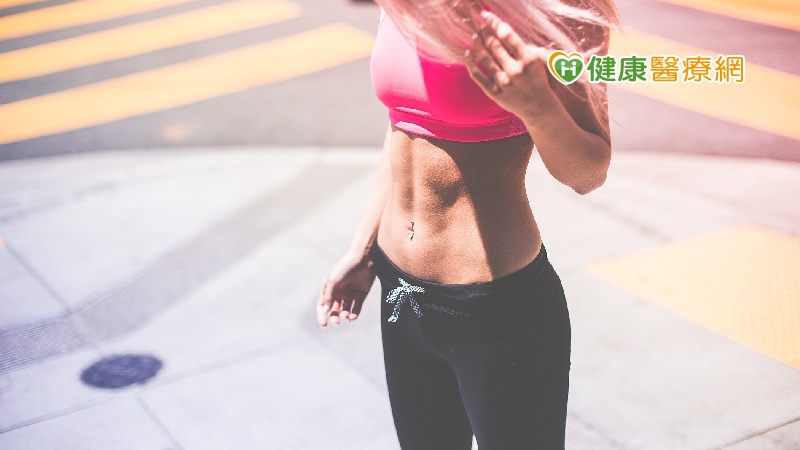 想擺脫小腹婆、大肚男 仰臥起坐可以消除腹部脂肪嗎?