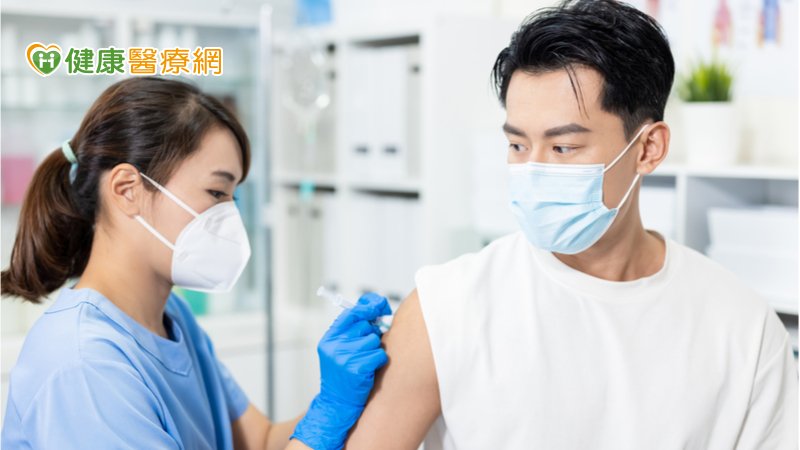接種新冠疫苗皮膚出狀況怎辦? 專家:多數會自然消失