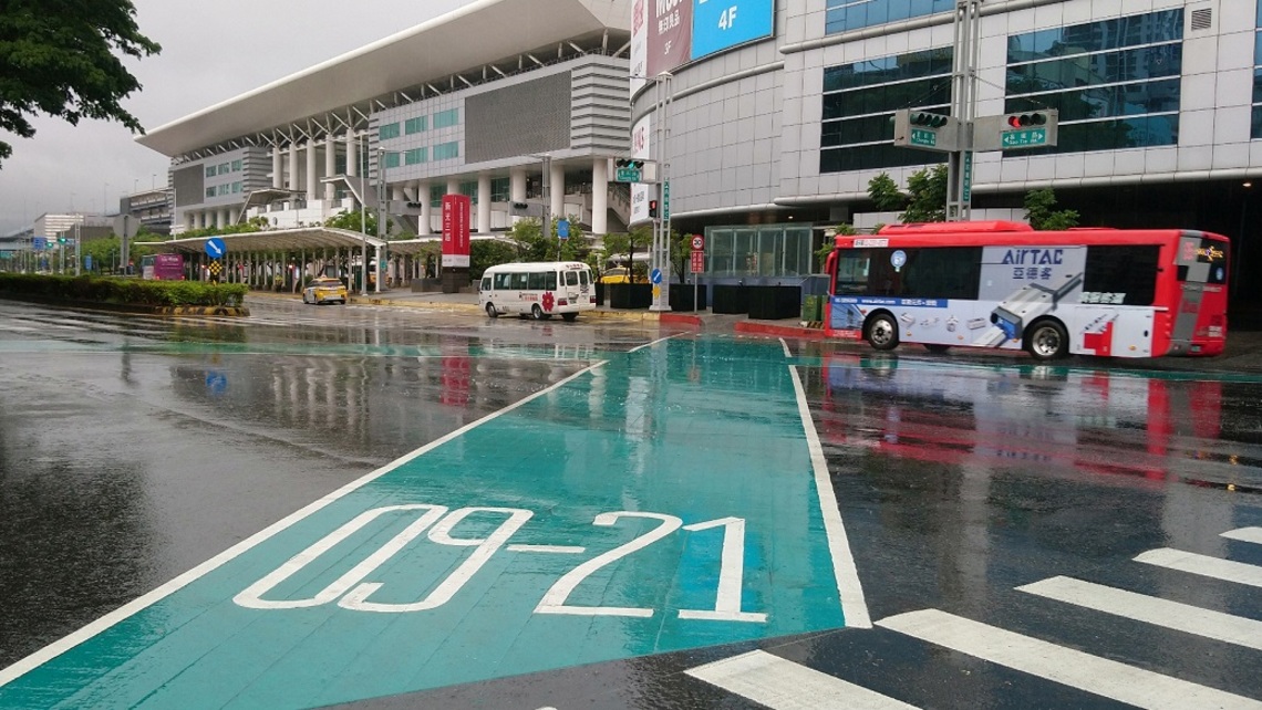 「保障行人安全!!」 高鐵路與重和路口增設對角線行人穿越道線/波新聞