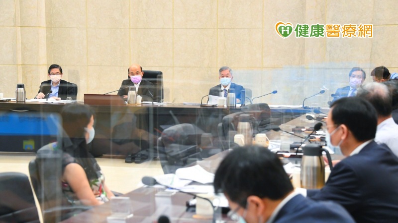 政院擴大防疫會議 三級警戒管制再延長兩週