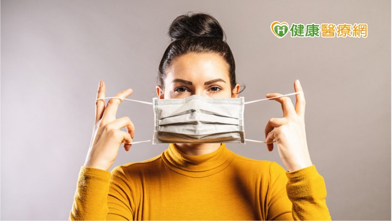 戴口罩如何避免皮膚不適? 皮膚科醫師教8招改善
