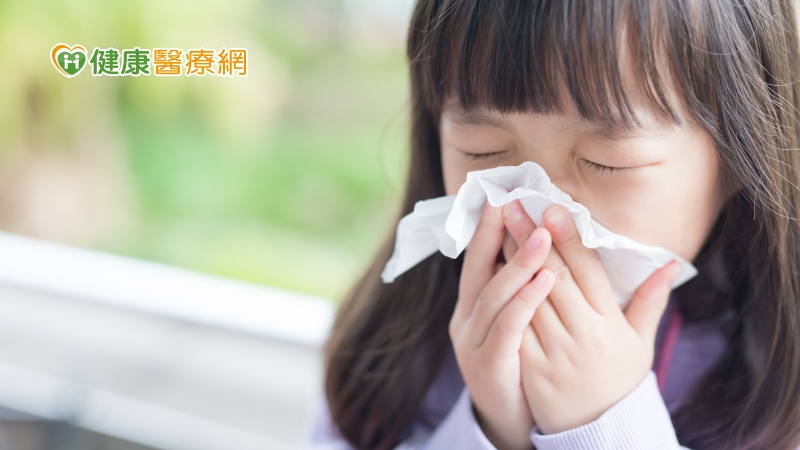過敏兒控制差發癢揉眼睛搓鼻子 新冠肺炎染疫機會增!