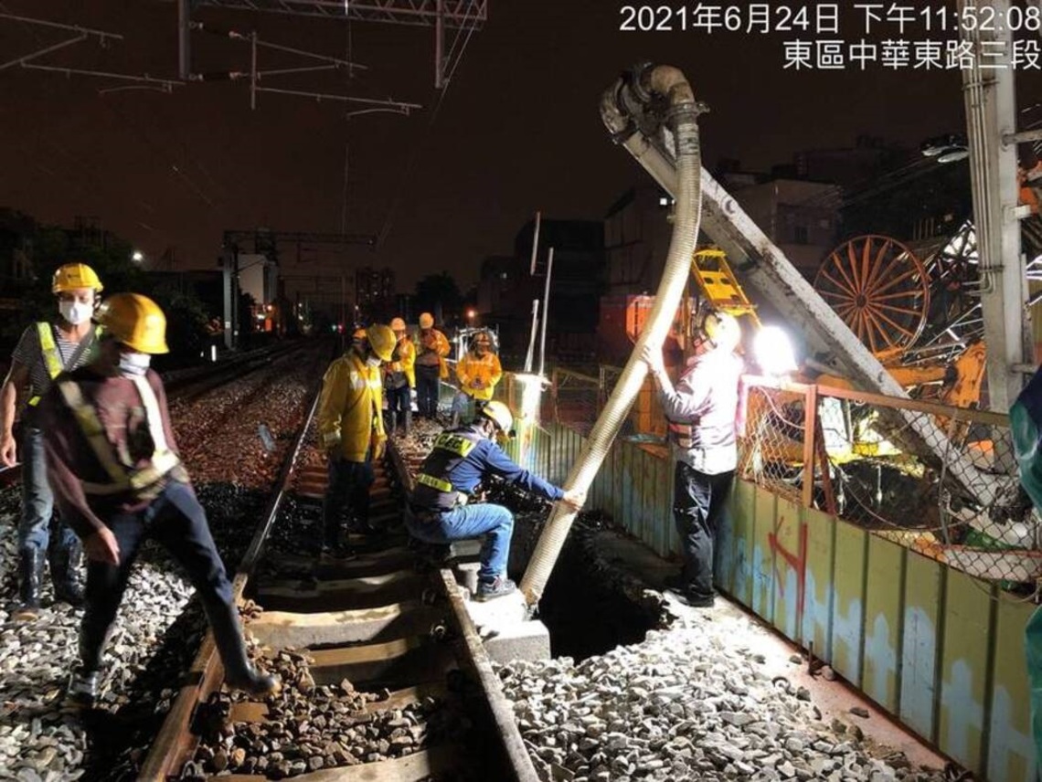 台南鐵路地下化榮譽街路基下陷2次/波新聞