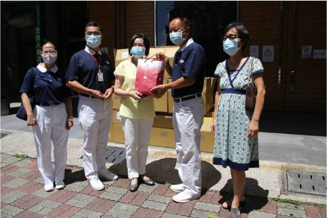 鳳山大樓傳出確診百餘人遭隔離 慈濟高雄分會啟動關懷機制進行安心祝福/波新聞