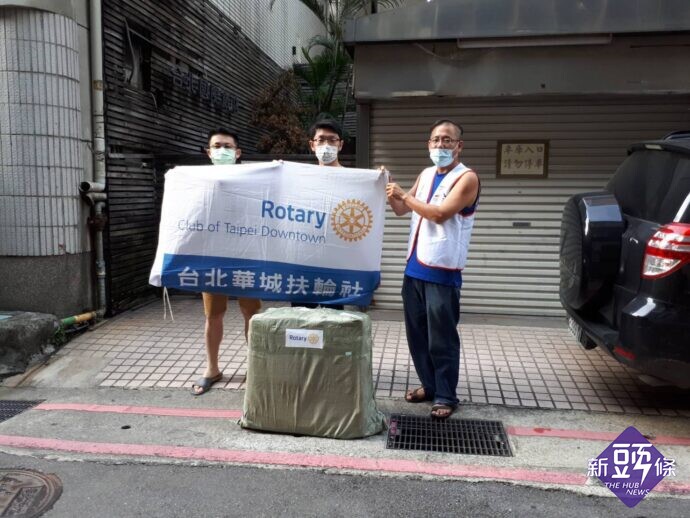 扶輪友愛蘇花偏鄉捐贈(圖:3482華城扶輪社提供)