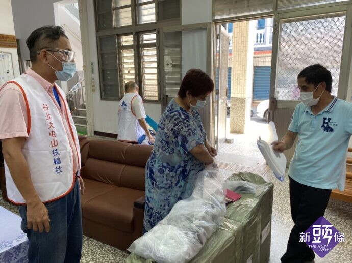 扶輪友愛蘇花偏鄉捐贈(圖:3482華城扶輪社提供)