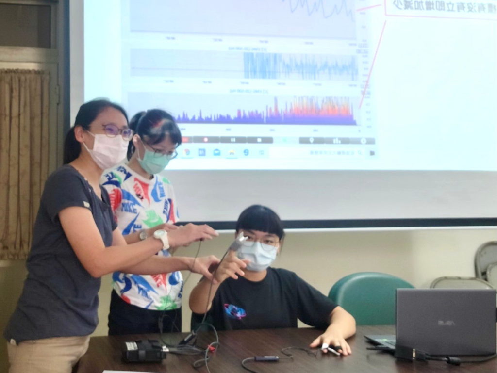 嘉義大學教師指導學生參與研究計畫