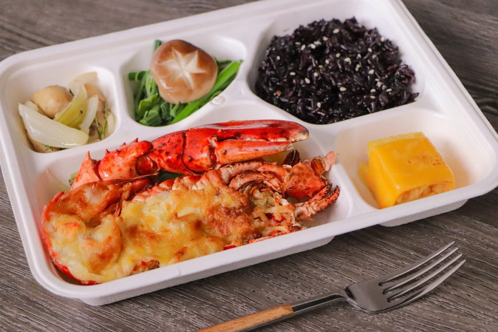 板橋凱撒大飯店__焗烤奶香龍蝦便當