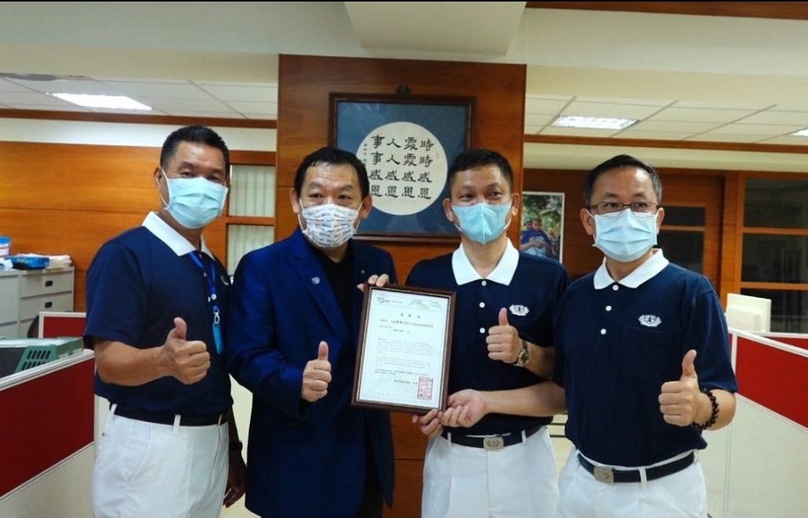 父入獄 兄妹倆遠距學習中斷 慈濟不捨 送七十部再生電腦助弱勢/波新聞