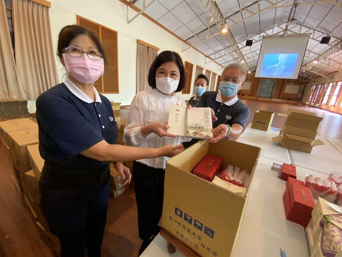 慈濟助弱勢學童家庭 張麗善到場表達感恩/波新聞