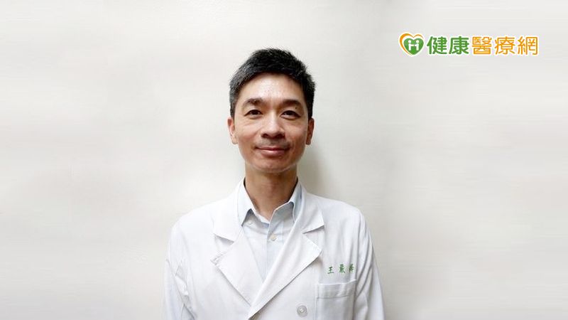 疫情頭痛難道是Delta確診?! 醫籲:有這些症狀恐為偏頭痛