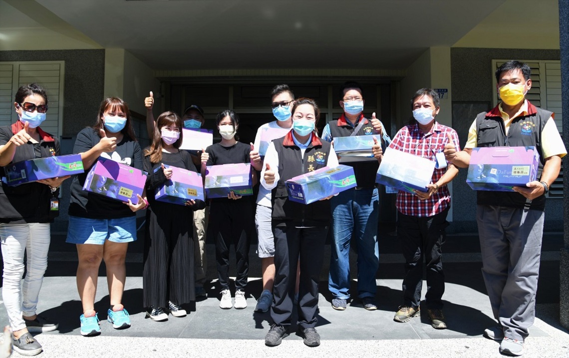 農業縣挺農業縣 徐榛蔚訂購彰化葡萄挺農民顧防疫/波新聞