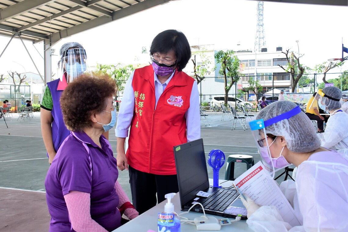 關心長者施打情形 彰化縣73-74歲長者莫德納疫苗持續施打到本周日/波新聞