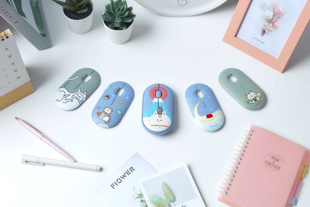 「白日,夢工廠」Pebble M350插畫家設計上蓋,首度納入粉絲敲碗已久的「天空藍」與「薄荷綠」底色。
