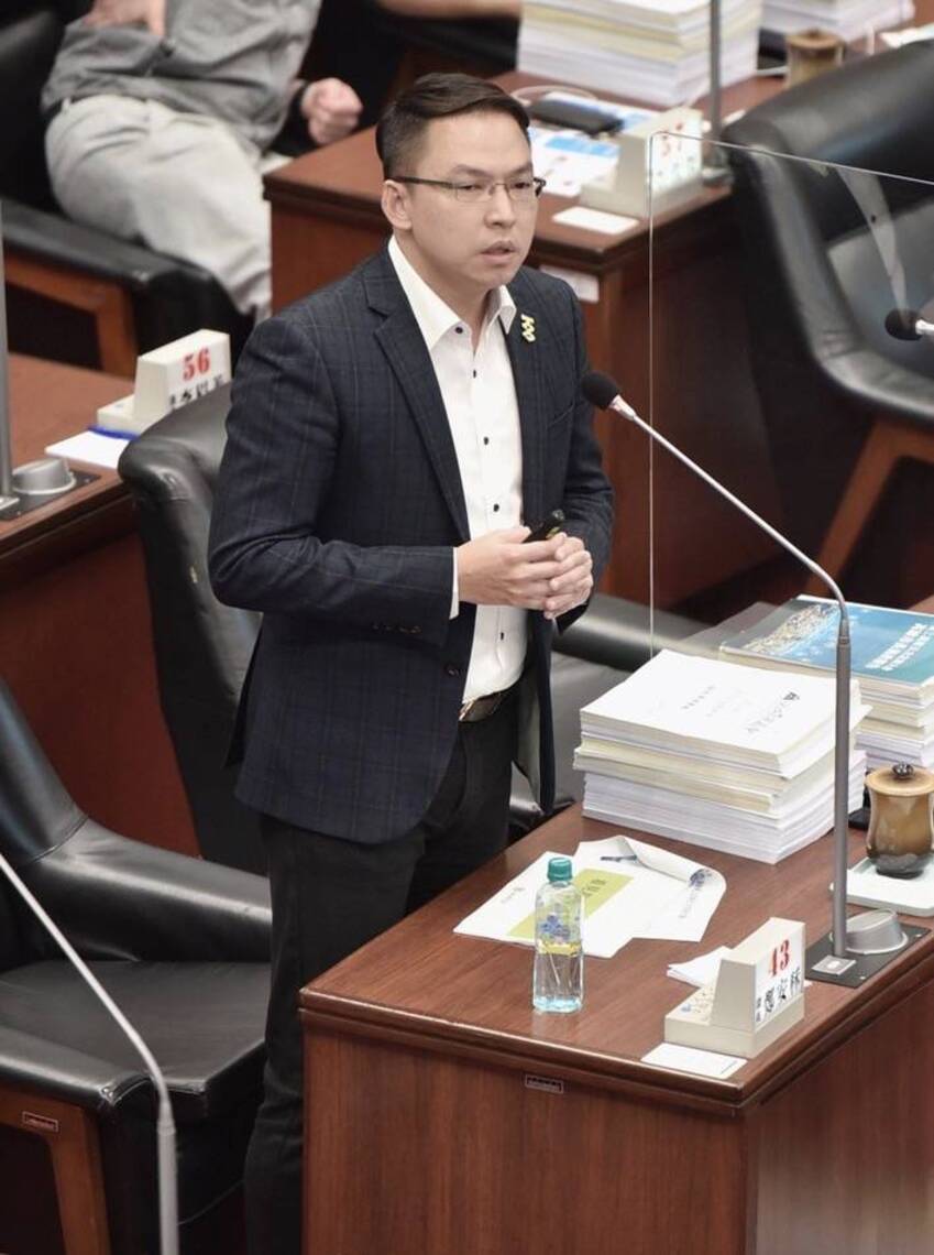 「微解封」授權地方調整 高市議會藍營抨擊 綠營支持