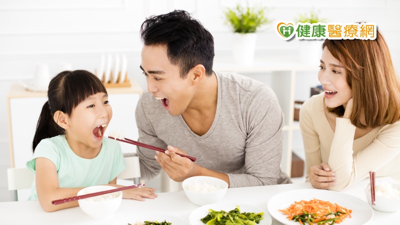 親子共食引高燒　可能是這些原因