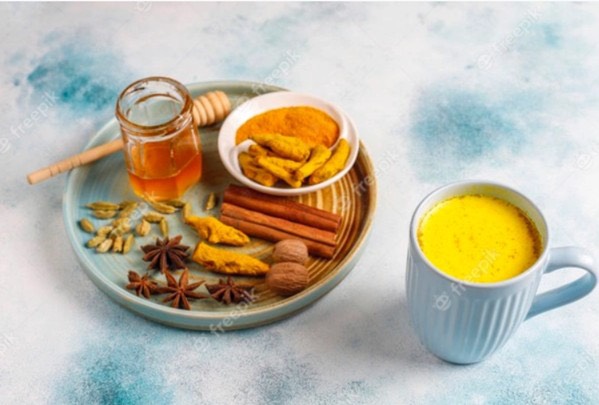 薑黃素為脂溶性,加在牛奶更容易被吸收