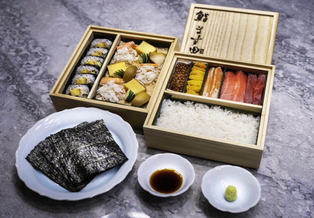 鮨 增田の二段重箱 NT$12,800