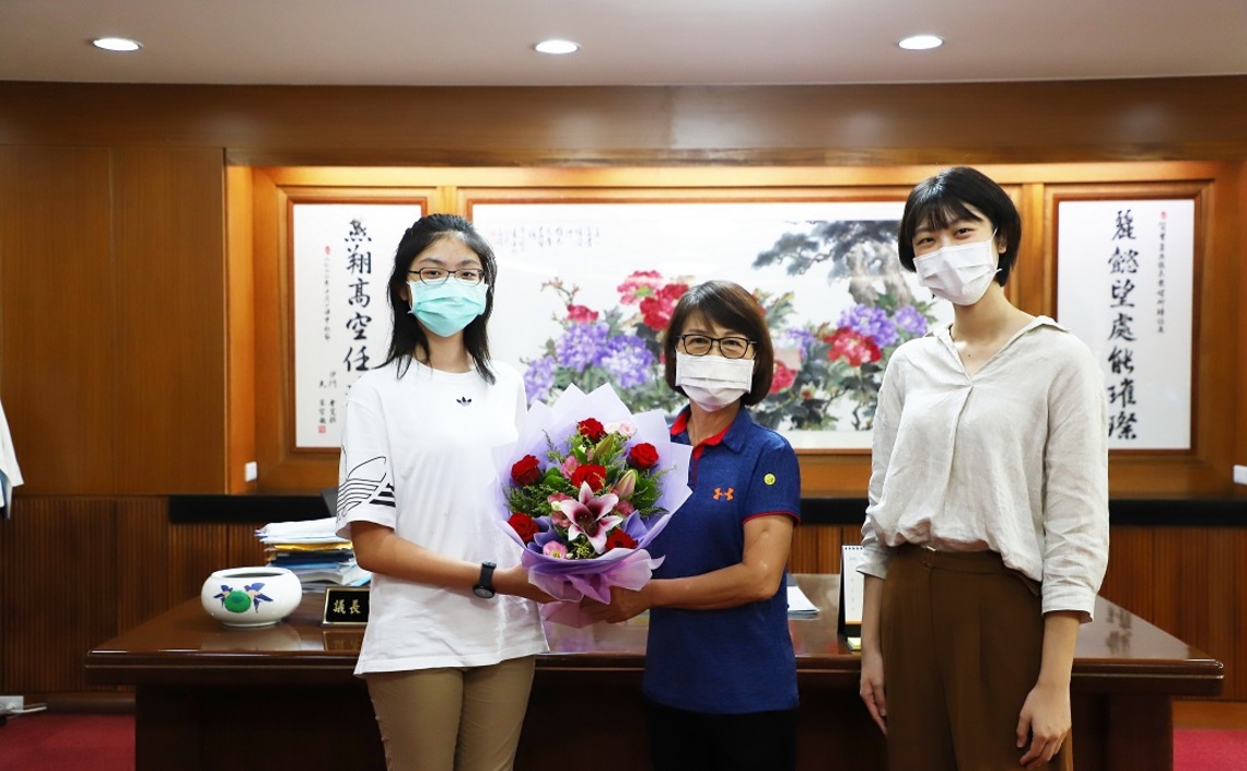 最年輕社教獎得主 張筑貽、張裴倢姊妹感謝議長重視青年發展/波新聞