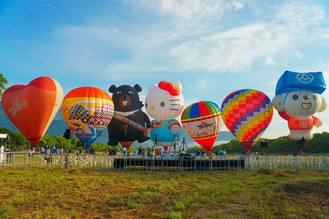 FLY FOR TAIWAN! HELLO KITTY熱氣球首航為臺灣而飛 饒慶鈴期帶來正面能量 疫情早日過去