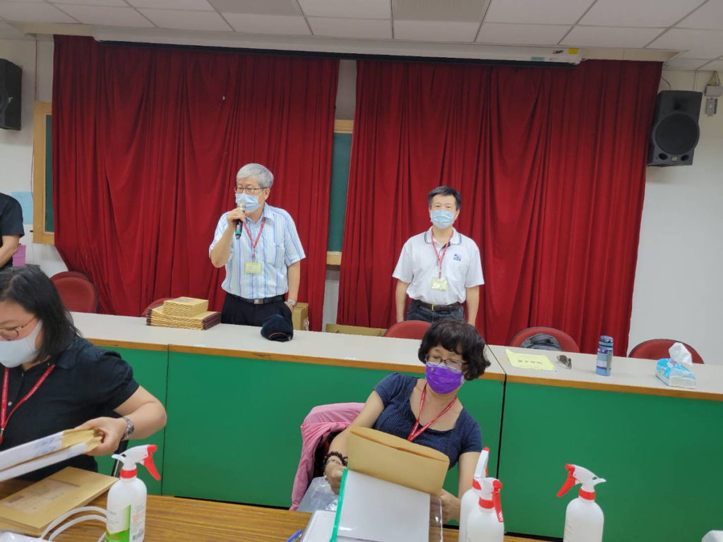 兼考區主任吳校長至中正高中考區慰勉工作人員與監考老師