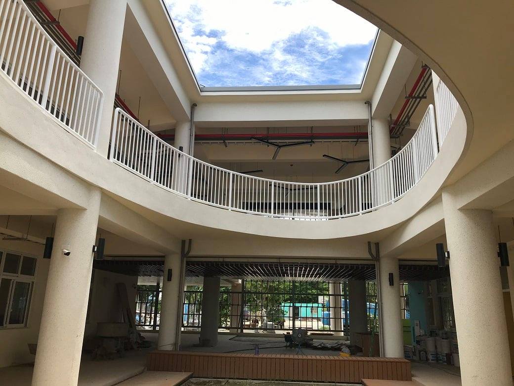 可能是室內和戶外的圖像