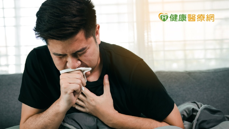 老菸槍發燒咳喘急送醫 小心是慢性阻塞性肺炎