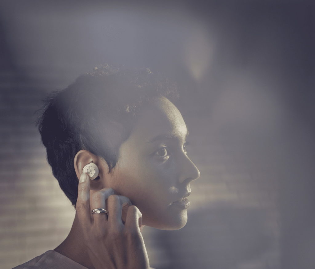 【情境照】寂靜之聲 Beoplay EQ 沙金色