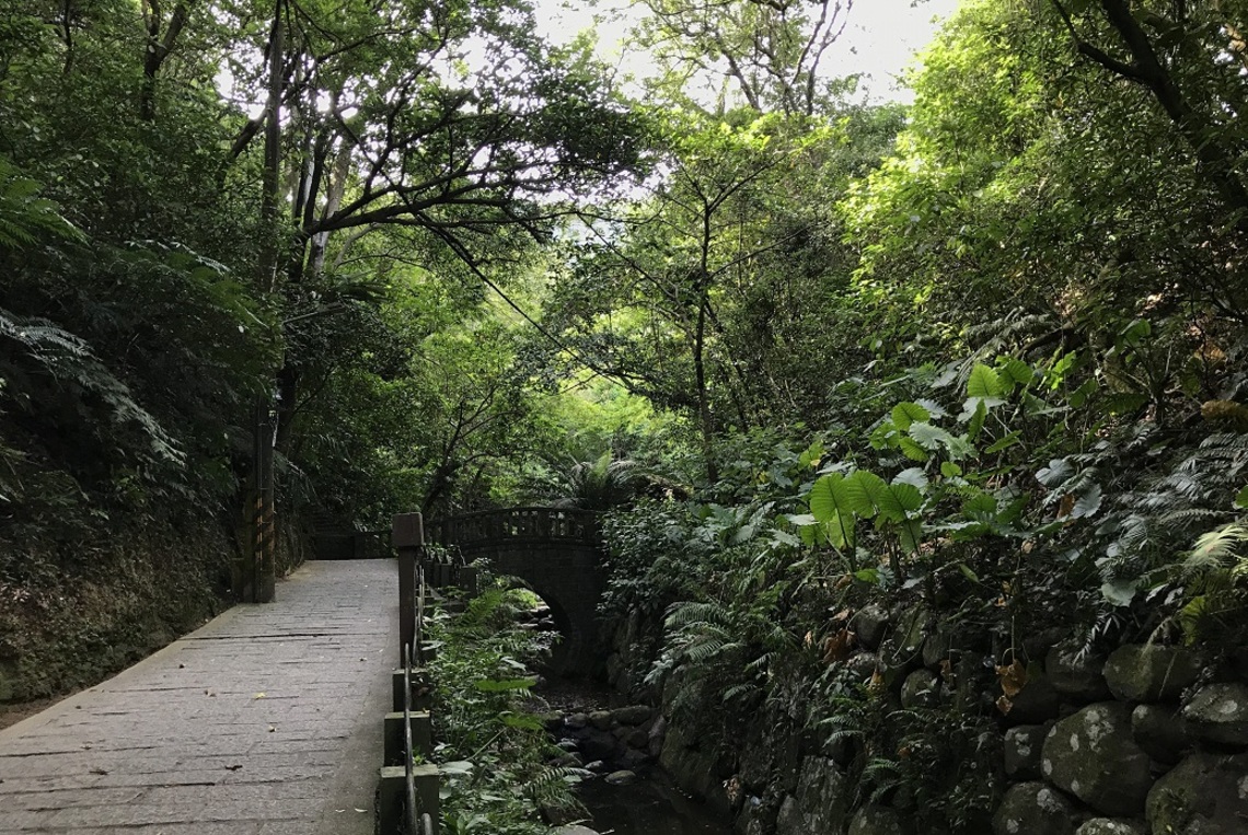 口罩戴好距離拉開    我們虎山溪步道見！