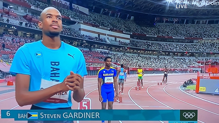 運動上衣越緊越好嗎 為什麼不是每個人都穿緊身衣