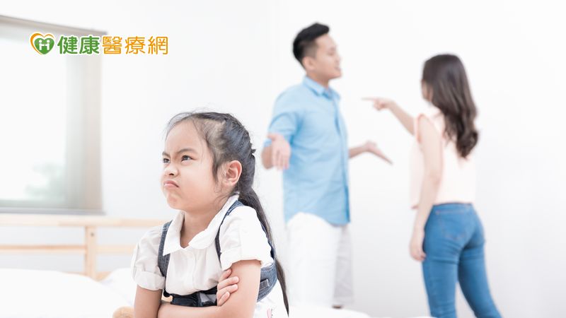 居家防疫引爆衝突 善用三明治溝通法增進關係
